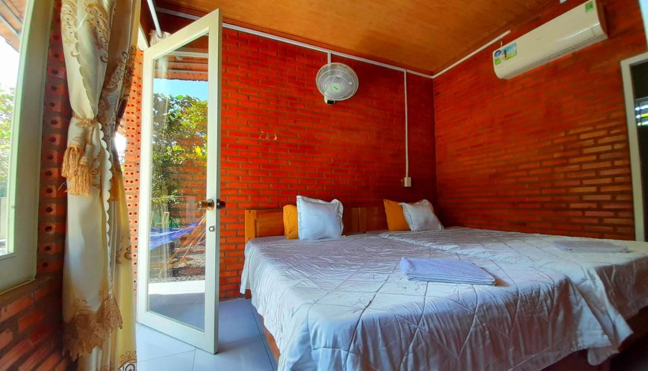 Cat Tien Backpackers Hostel Bagian luar foto