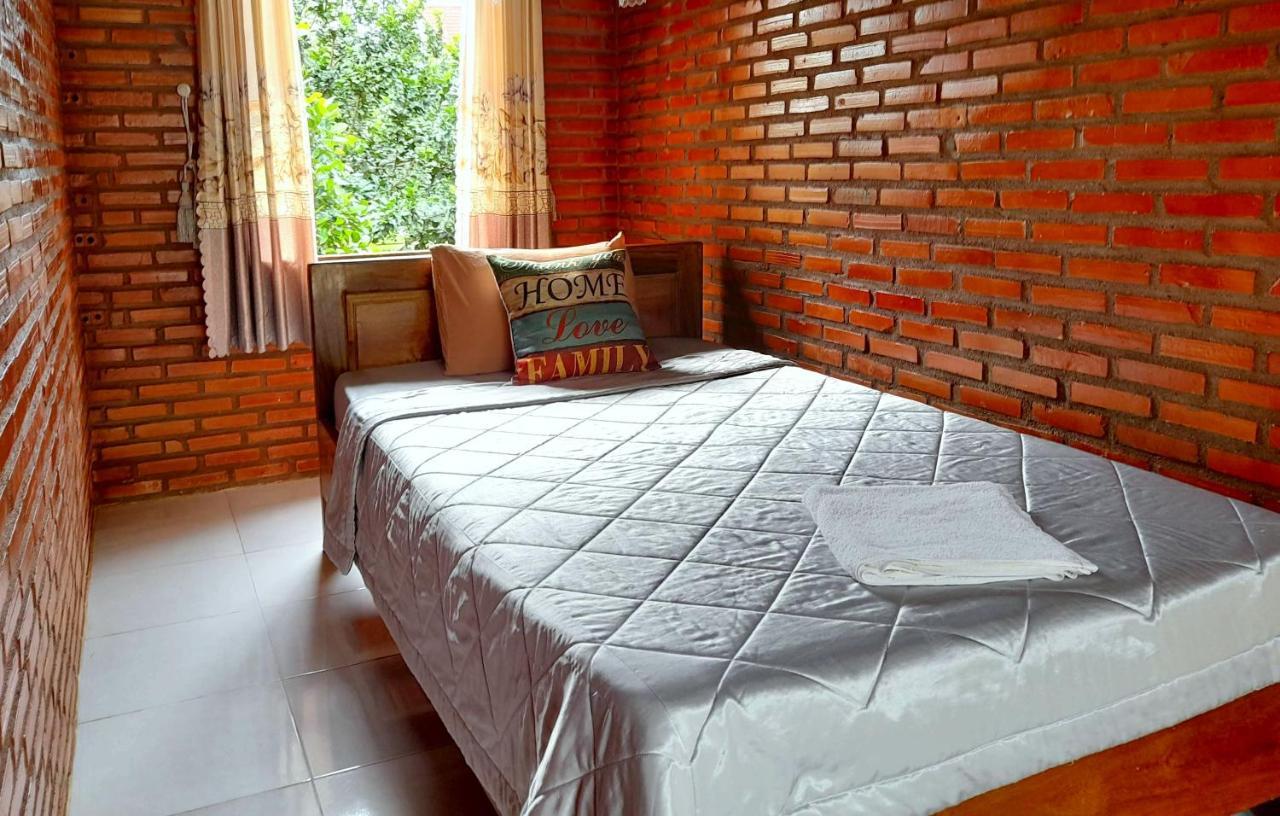 Cat Tien Backpackers Hostel Bagian luar foto