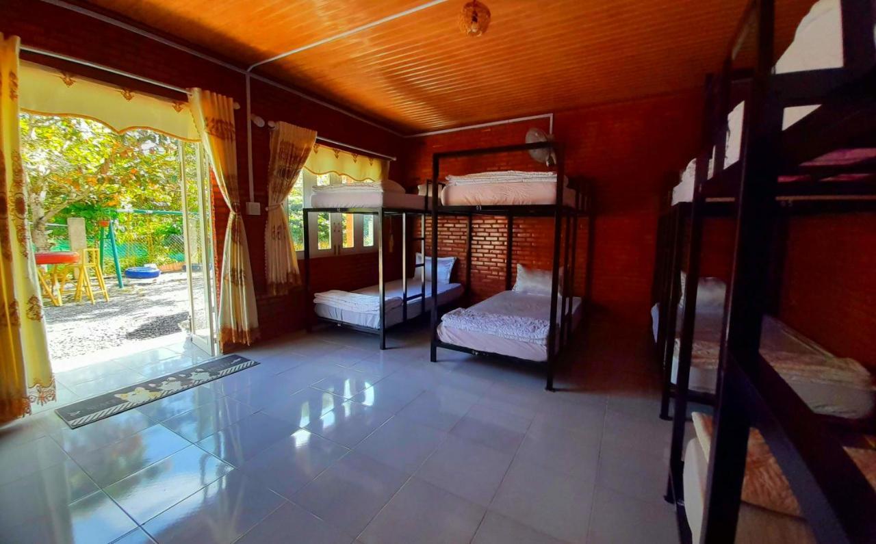 Cat Tien Backpackers Hostel Bagian luar foto