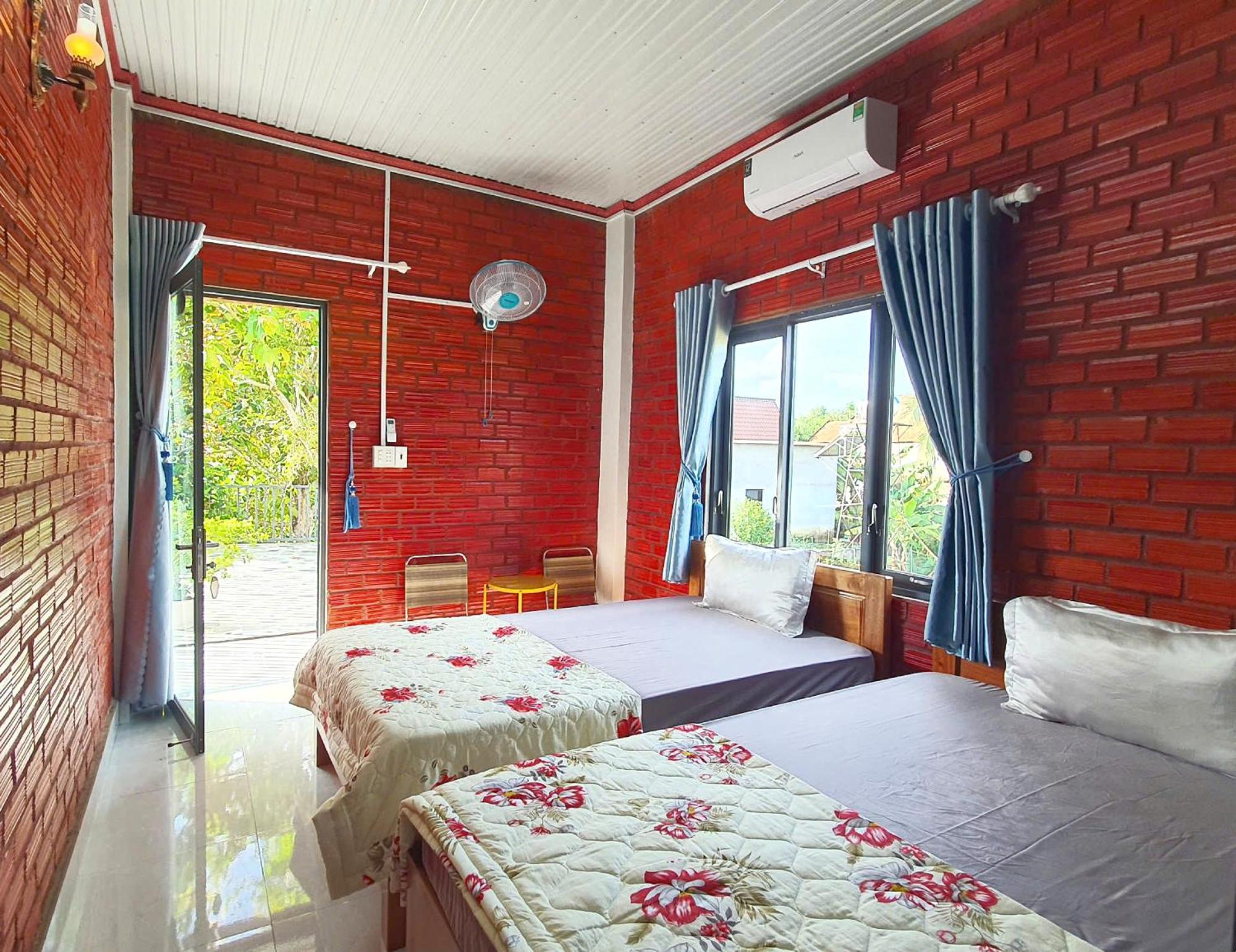 Cat Tien Backpackers Hostel Bagian luar foto