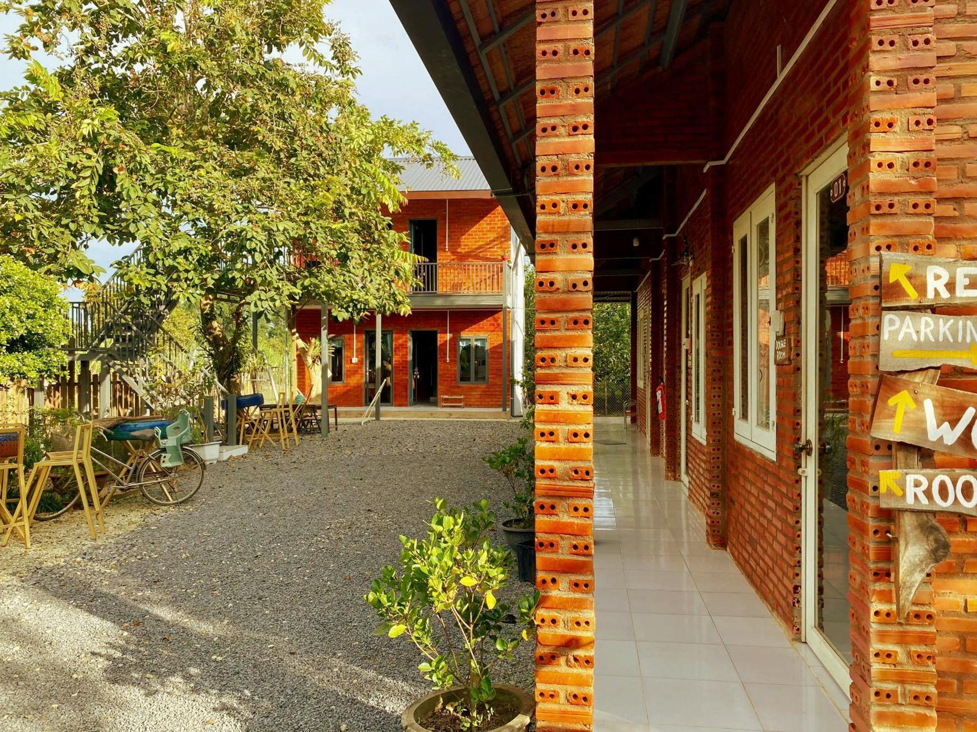 Cat Tien Backpackers Hostel Bagian luar foto